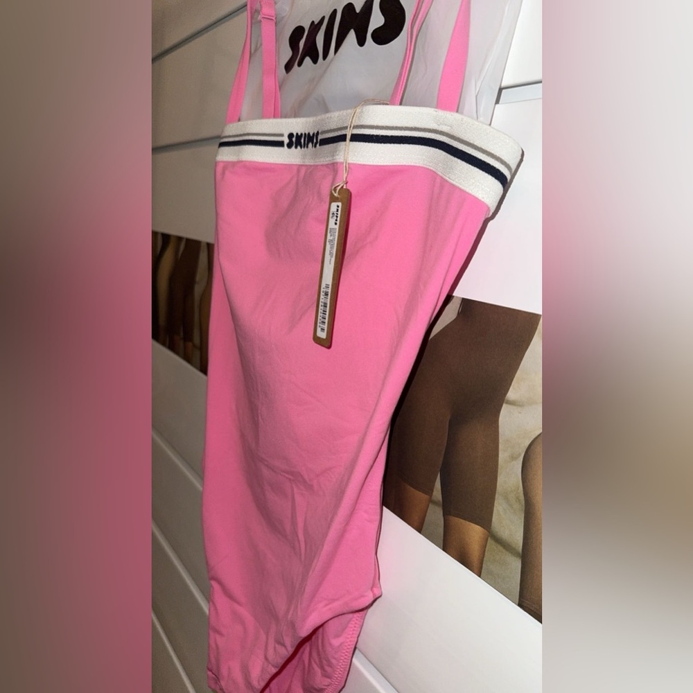 Skims xs pink body suite camisole activewear limited skims sold out women’s new - Picture 3 of 12